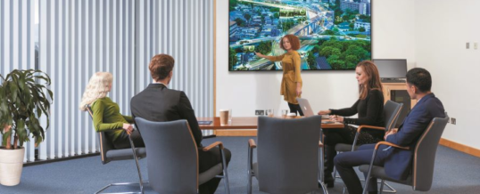 Philips Professional Display Solutions revolutioniert Meetings mit den brandneuen C-Line-Displays