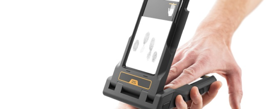 JENETRIC stellt LIVETOUCH Flipcase vor: Perfekte Verbindung von Smartphone und Fingerabdruckscanner