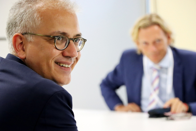 Wirtschaftsminister Al-Wazir auf seiner „EinBlick“-Tour zu Besuch bei Controlware