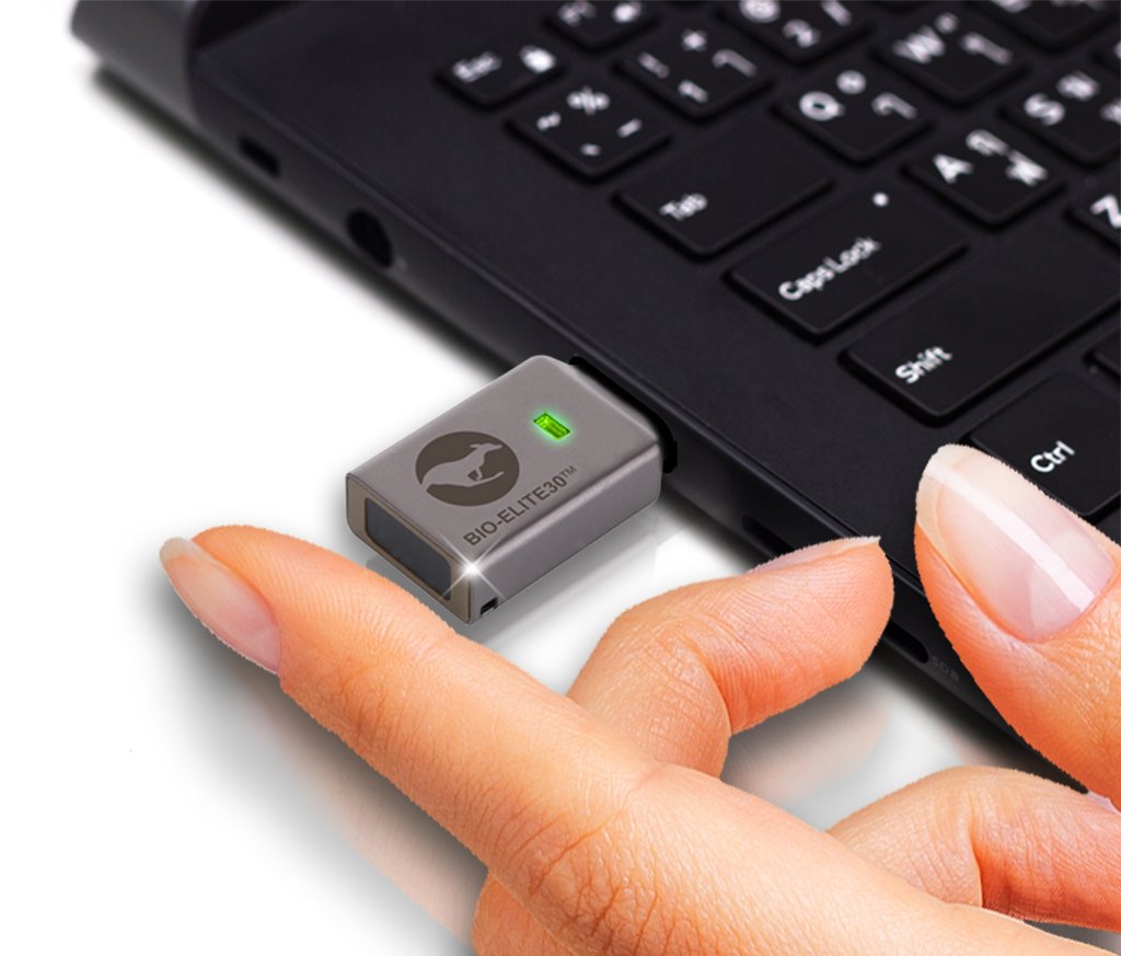 HomeOffice, weltweit einzigartig: hardwareverschlüsselter, managebarer Fingerabruck USB-Stick