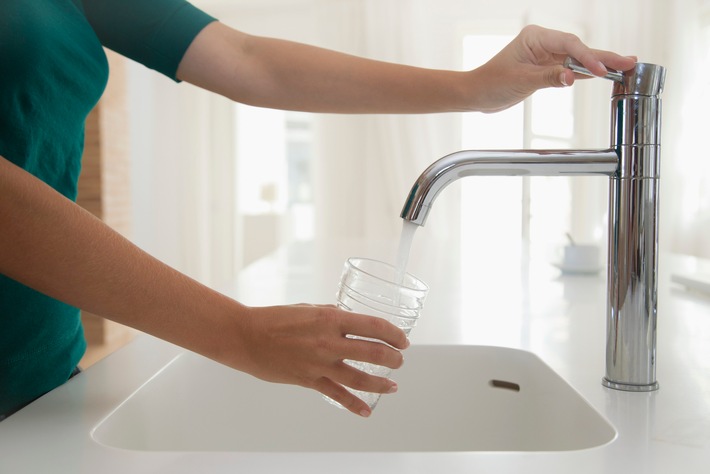 Studie des Wasser-Experten Culligan zeigt große Unterschiede / 5 Dinge, die die Deutschen beim Wasserverbrauch anders machen als der Rest der Welt