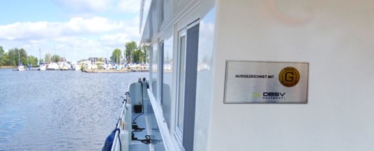 Qualitätssiegel für Hausboote / Deutscher Boots- und Schiffbauer-Verband gründet Arbeitsgruppe Hausboot+. Qualitätssiegel sollen Kaufentscheidung und Einordnung erleichtern.