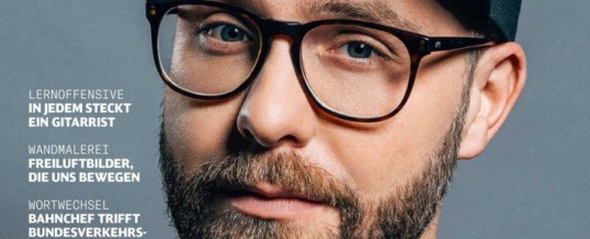 „Ich bin nicht immer nett“: Mark Forster offenbart im Titelinterview mit DB MOBIL ungemütliche Seiten / Zudem erklärt der Sänger des „Maus“-Geburtstagslieds seine polnische Seite – und seine Käppis