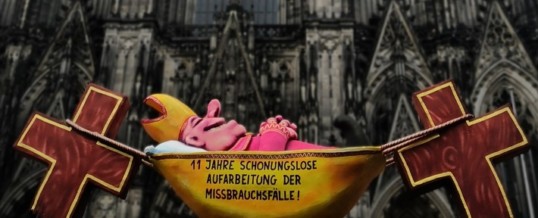 Die „schonungslose Aufarbeitung“ des Missbrauchs: Aktion vor dem Kölner Dom