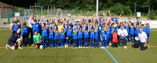 cbs sponsert Nachwuchs-Fußballer in der Region