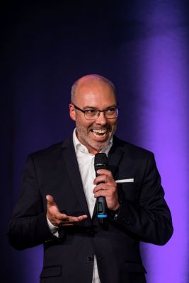 Doppelter Weltrekord und Gewinner des Excellence Awards beim 10. internationalen Speaker Slam